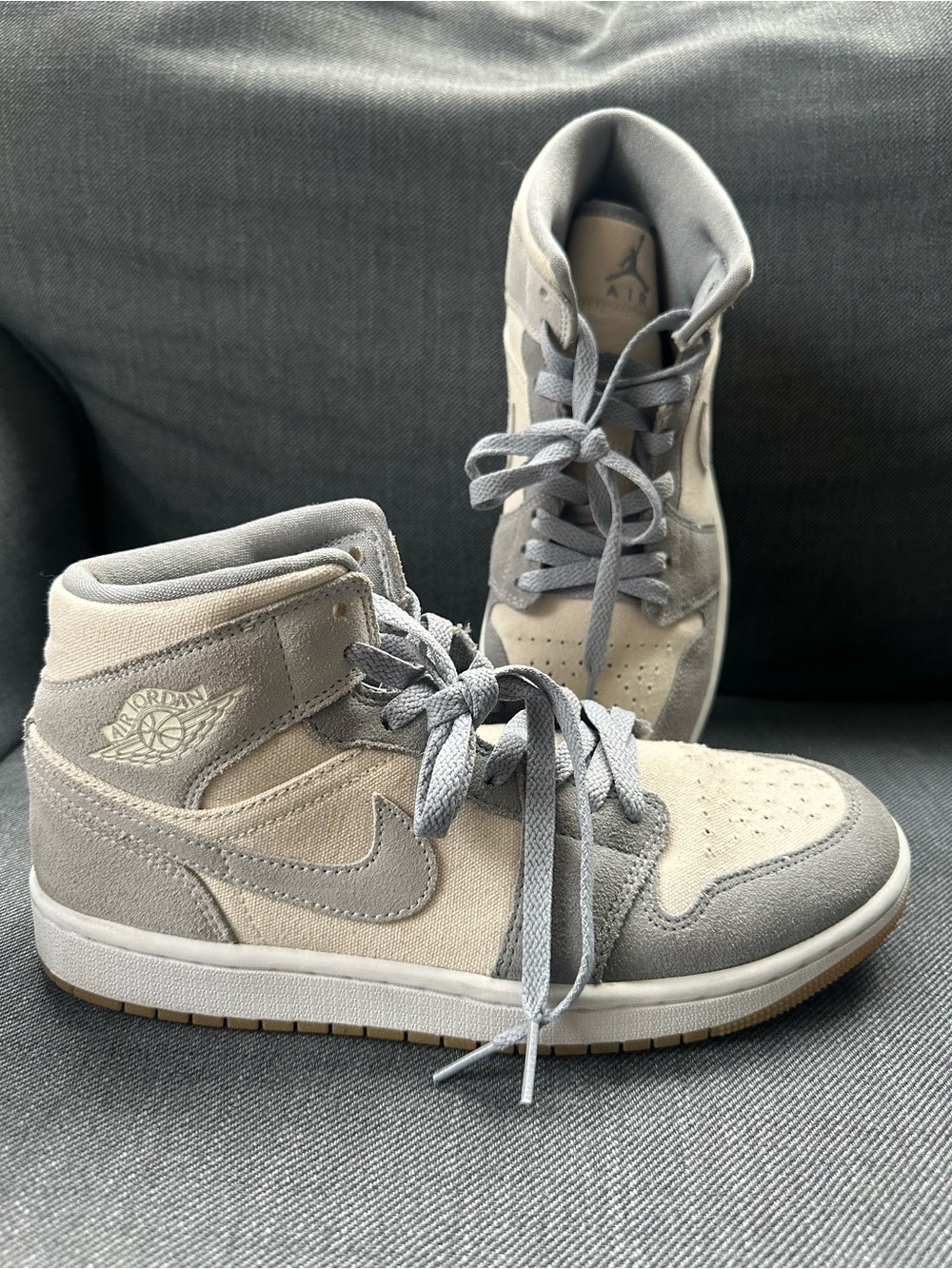 Nike Air Jordan 1 Mid SE Coconut Milk & Grey – Mens Size 8 EUC- DN4281-100 NoBOX
